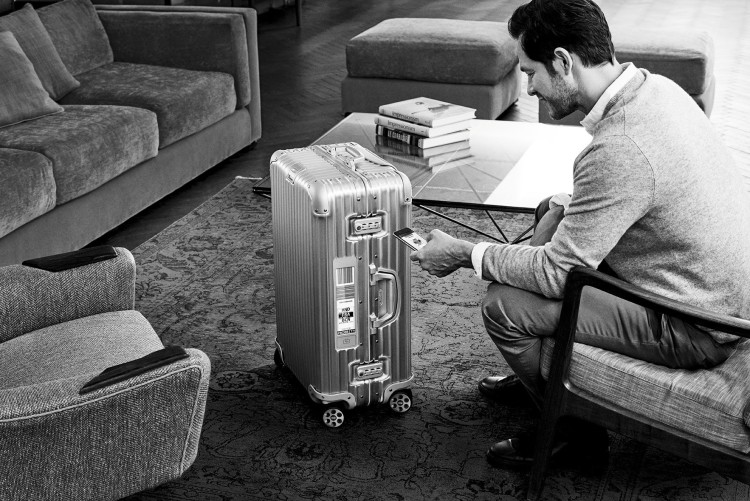 JET-SETTERS ROLL WITH RIMOWA LUGGAGE